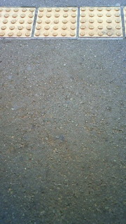 ���[����